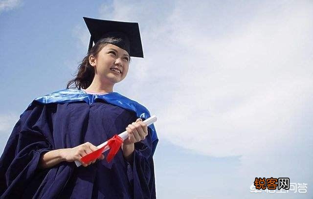 一个女博士嫁给一个只有初中文凭的土豪,这合适吗？
