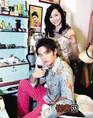 吴佳尼回应离婚表示“婚姻不在、情谊依旧”,娱乐圈还有哪些好聚好散的夫妻？