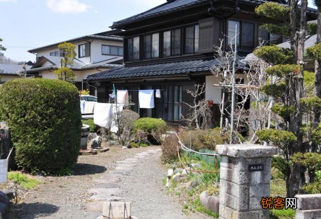 都是农村,为什么日本人都愿意留在农村生活,而我们却都涌向城市？