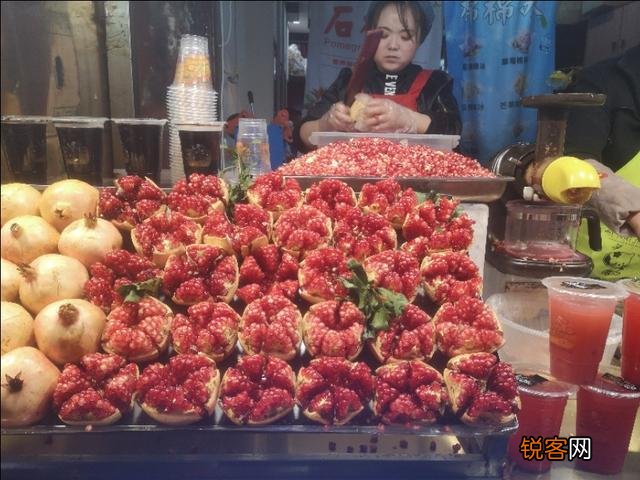 兵马俑华清池,大雁塔不夜城,钟楼回民街三选一你选哪个？