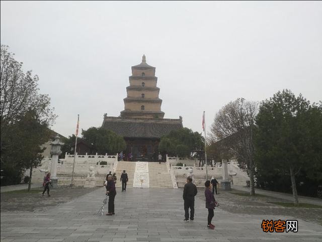 兵马俑华清池,大雁塔不夜城,钟楼回民街三选一你选哪个？