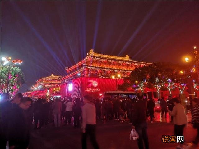 兵马俑华清池,大雁塔不夜城,钟楼回民街三选一你选哪个？