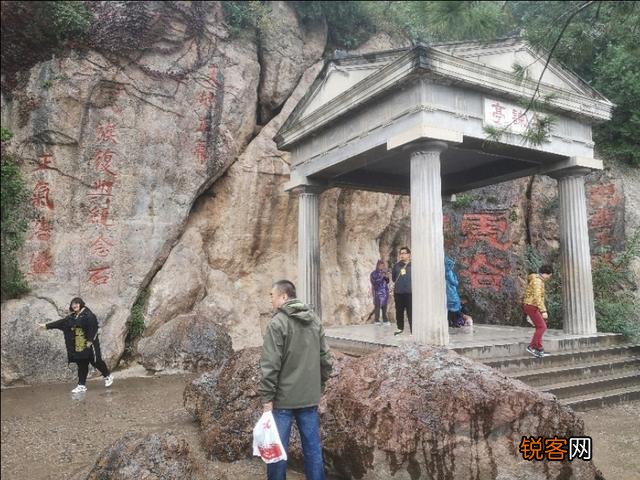 兵马俑华清池,大雁塔不夜城,钟楼回民街三选一你选哪个？