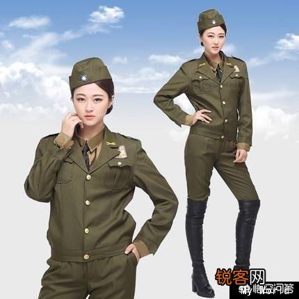 影视剧中女报务员常穿皮靴发电报,报务员没有军衔,为何穿靴子？