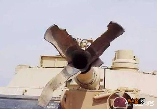 炮兵在战场上,如果炮管被炸坏了,只剩炮弹了,该怎么办？