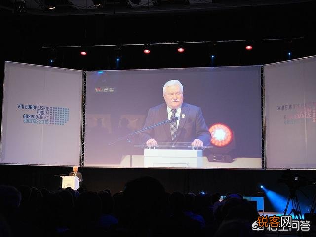 瓦文萨当总统拿总统工资,不当总统了回船厂当电工拿电工资,是怎么做到的？是真的吗？