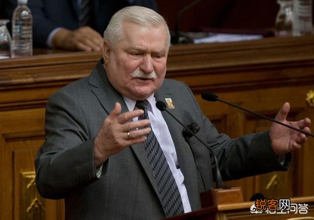 瓦文萨当总统拿总统工资,不当总统了回船厂当电工拿电工资,是怎么做到的？是真的吗？