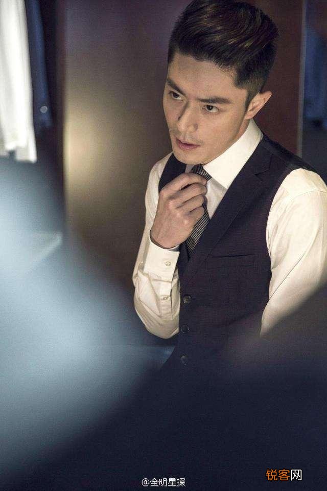 你们觉得中国穿西装最帅的男星是谁？