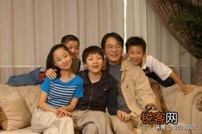 能推荐几个像《家有儿女》《武林外传》《生活大爆炸》《老友记》之类轻松的情景剧吗？