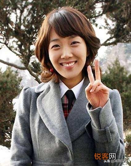 能推荐几个像《家有儿女》《武林外传》《生活大爆炸》《老友记》之类轻松的情景剧吗？