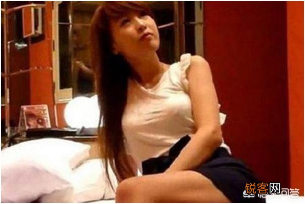 最近韩国出现小孩子拍妈妈私生活视频,放网上求关注,到底是哪里出了问题？