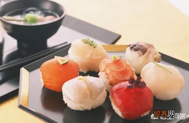 除了入口即化、肥而不腻、外酥里嫩,还能如何描写美食的美味？