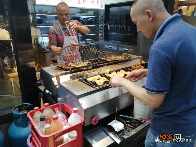 您对网红美食有什么评价,买过哪些好的美食,是否入坑？