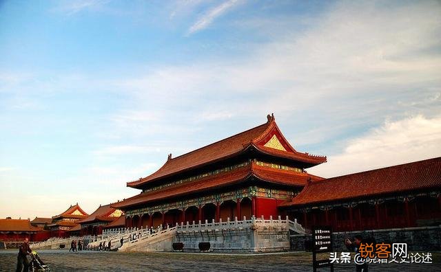 中国历史中,战国七雄是指哪七雄？为什么后来只有七雄当中的秦国,越来越强大？
