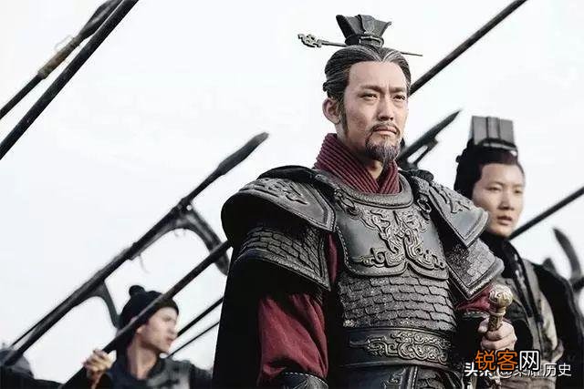 春秋战国时期,诸侯们什么时间开始称王？