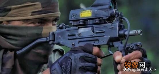 无限子弹 如果携带一把冲锋枪回到春秋战国,最高能混成什么职位？