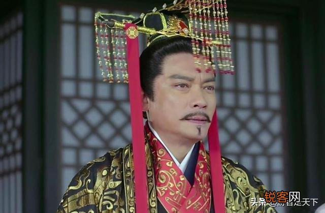 无限子弹 如果携带一把冲锋枪回到春秋战国,最高能混成什么职位？