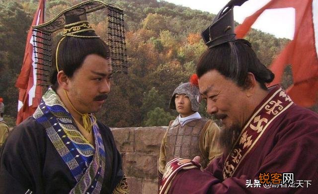 无限子弹 如果携带一把冲锋枪回到春秋战国,最高能混成什么职位？