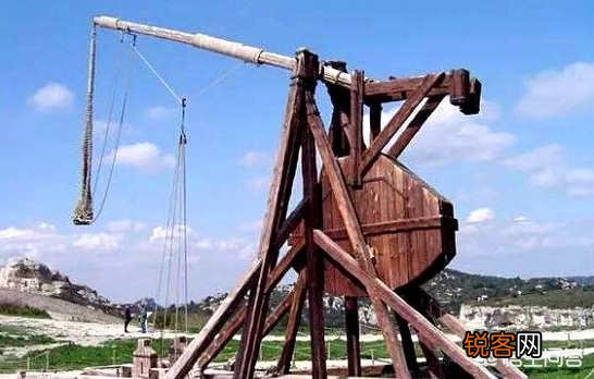 如果穿越到春秋战国,你会选择在哪个诸侯国当君主？