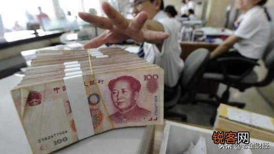 如果人去世了,存在银行的钱没人知道,该怎么办？银行会通知家属吗？