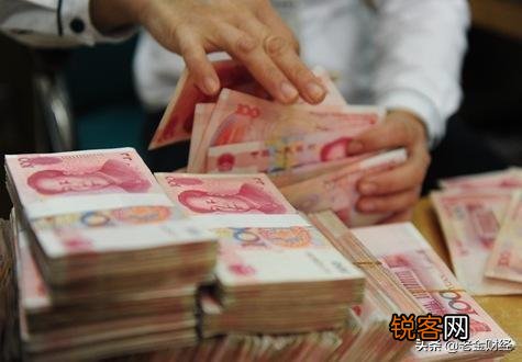 如果人去世了,存在银行的钱没人知道,该怎么办？银行会通知家属吗？