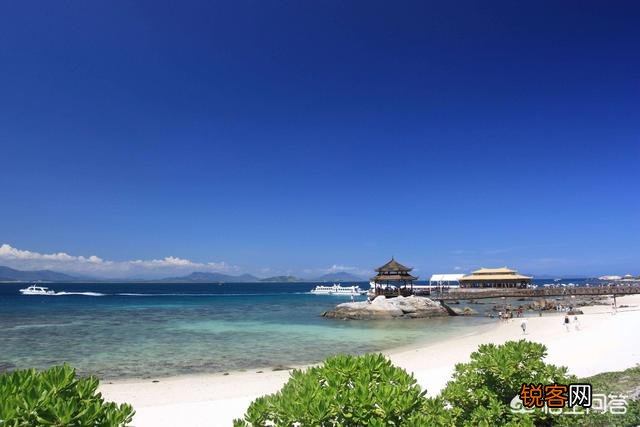 从成都去海南应该怎样安排行程？有没有吃住玩的好地方可以推荐？