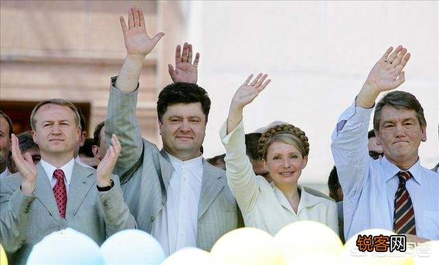 乌克兰前总统尤先科与季莫申科是什么关系,为什么两人最后反目成仇？