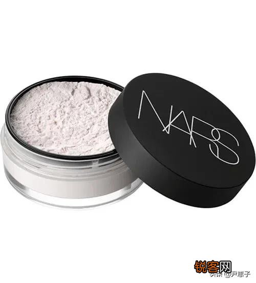 现在用的散粉定妆效果不行,一天下来脸油油的,有啥同类型的散粉可以推荐吗？