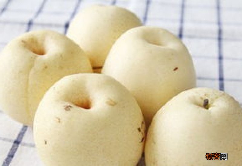 梨子的养生功效是什么 吃梨子的时候要注意什么