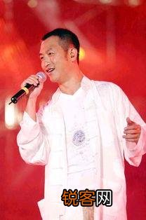 关于已故歌星高枫的经典绝响专辑《美丽新世界》中的作品风格奇特之处在哪里？
