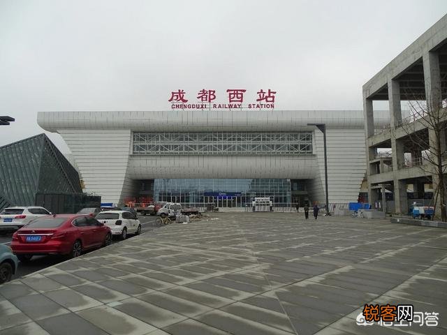 为什么有些成都人把成都火车站称作成都北站？成都有几个火车站？