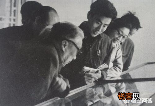 如何鉴别绘画作品是手绘还是高仿印刷品？