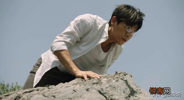 网剧《隐秘的角落》为什么反反复复的唱《小白船》？