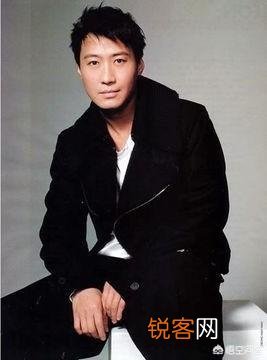 同是华语歌坛流行天王,你觉得郭富城和黎明相比谁的歌曲更加流行？