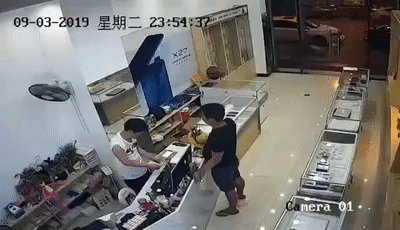 遇到搞笑类GIF要不要收藏？你保存的最搞笑的十张GIF是什么？