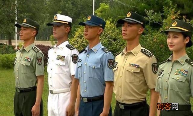 解放军部队,曾经使用船形帽和贝雷帽,为何被彻底撤销？