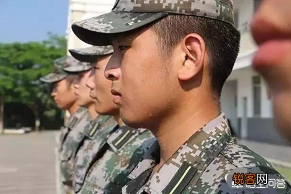 为什么军人出门都普遍穿便装而不是军装？