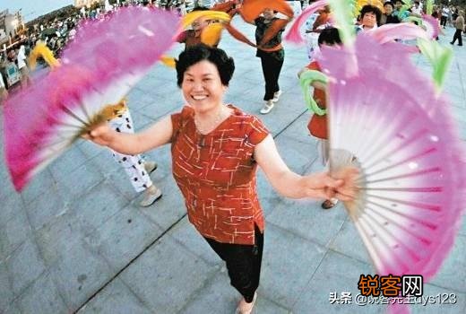 你是如何看待游戏对人产生的影响？