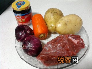 胡萝卜土豆焖牛肉的做法