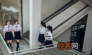 我们的学校十分漂亮?写一段话 用我们的学校十分漂亮写一段话