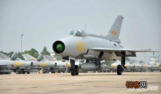 中国已造出五代机,为何空军仍有300多架二代机服役？