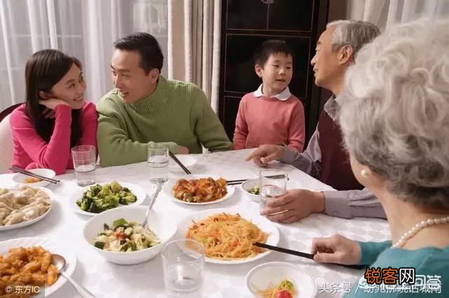 请客吃饭,如果客人不来你会怎么办？