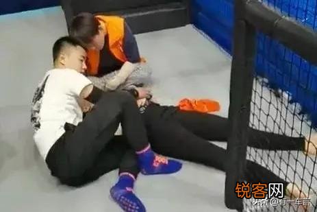 90后女研究生蹦床馆玩“人体炸弹”摔成完全性截瘫,怎么回事？