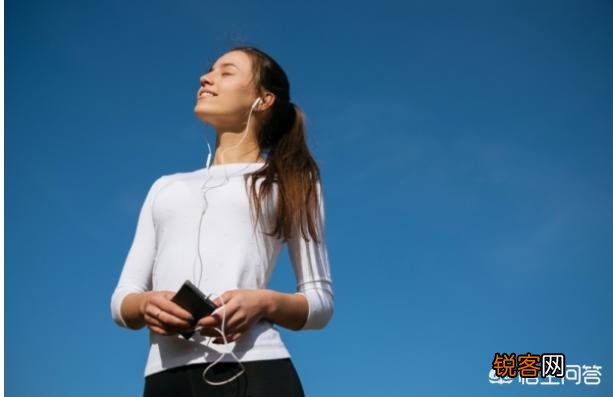 针对宝宝发烧,我们大人如何进行护理？