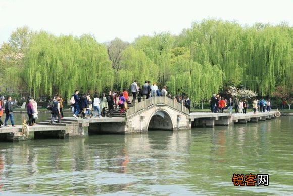 状元、榜眼和探花名称的由来是什么？
