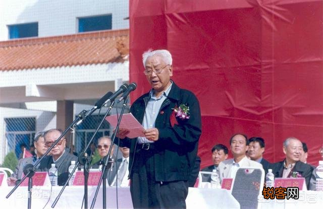 世界战争史中有哪些“bug”一样存在的人？