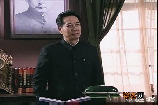 《潜伏》里吴敬中要求下属接家属,除了给余则成出难题,还有何原因？