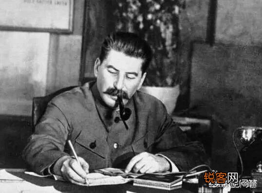 希特勒进攻苏联后,斯大林为何消失了整整两周？在这段时间里,他做了什么？