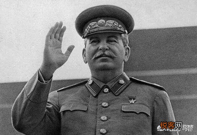 希特勒进攻苏联后,斯大林为何消失了整整两周？在这段时间里,他做了什么？