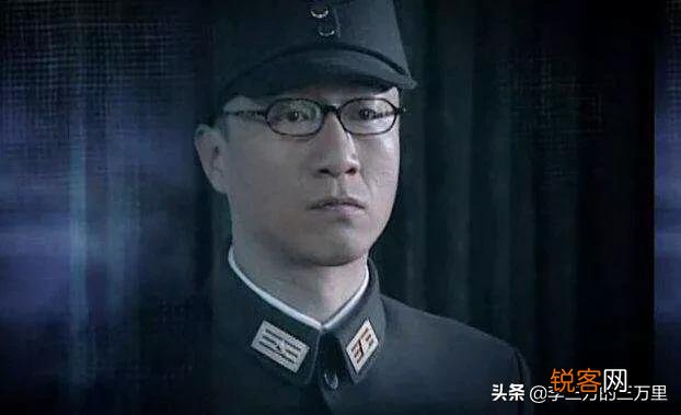 《潜伏》里李海丰怎么知道有人杀他？
